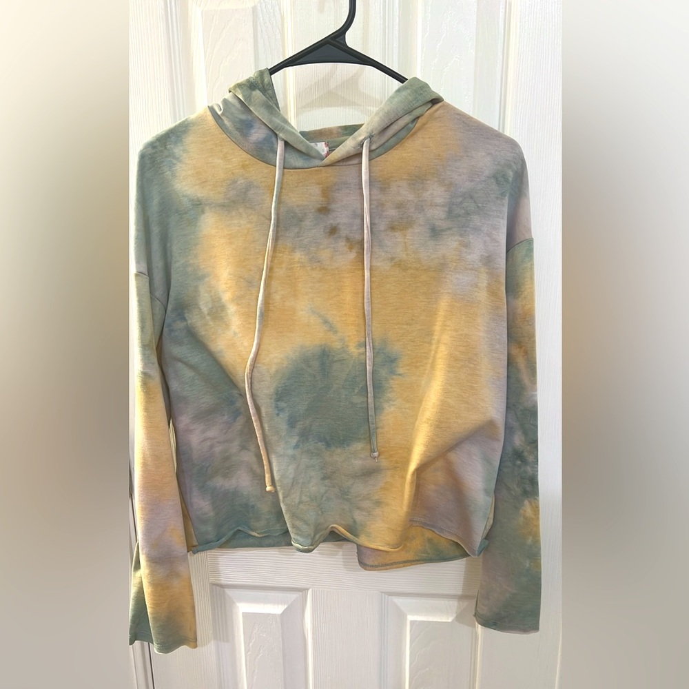 Altard State. Size small. Worn once, like new. Has hood. Thin material